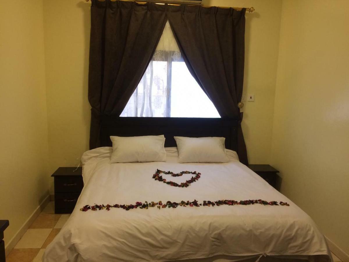Al Eairy Furnished Apartments - Al Bahah 4 Bagian luar foto