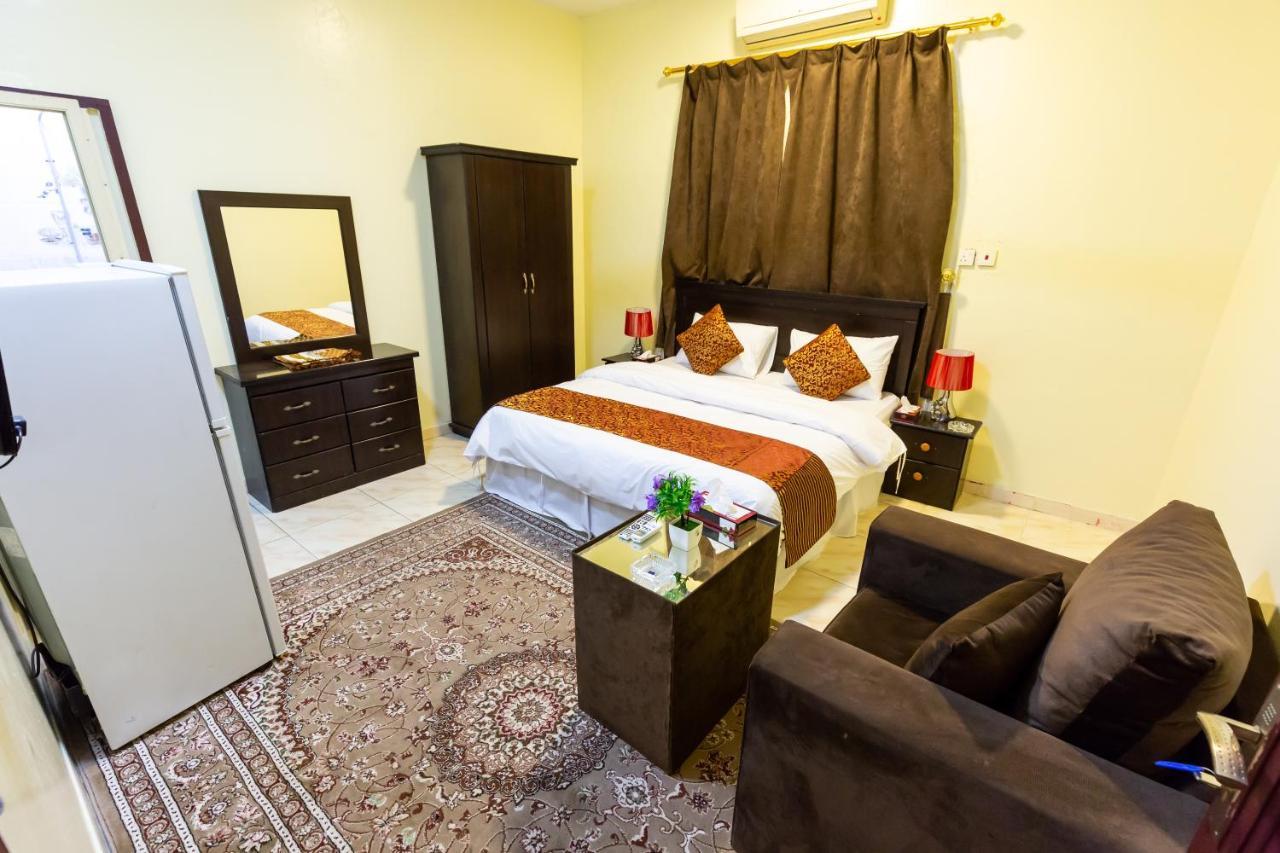 Al Eairy Furnished Apartments - Al Bahah 4 Bagian luar foto